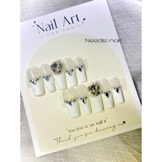 Nail box móng tay giả thiết kế sang chảnh tiểu thư màu trắng đính đá