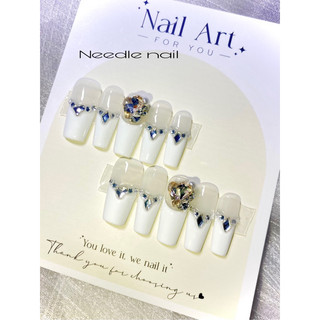Nail box móng tay giả thiết kế sang chảnh tiểu thư màu trắng đính đá