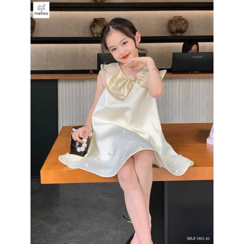 ( Melisa ) Đầm sát nách tafta cổ nhũ, đính ngọc bé gái (12-40 kg)