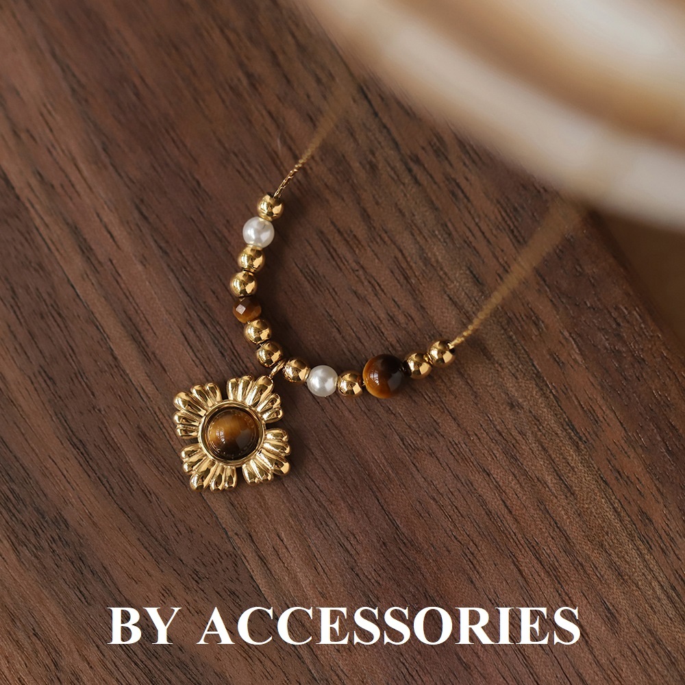 Dây chuyền nữ titan mặt hình hoa khảm đá mắt hổ mạ vàng 18K không gỉ WN2425 BY ACCESSORIES