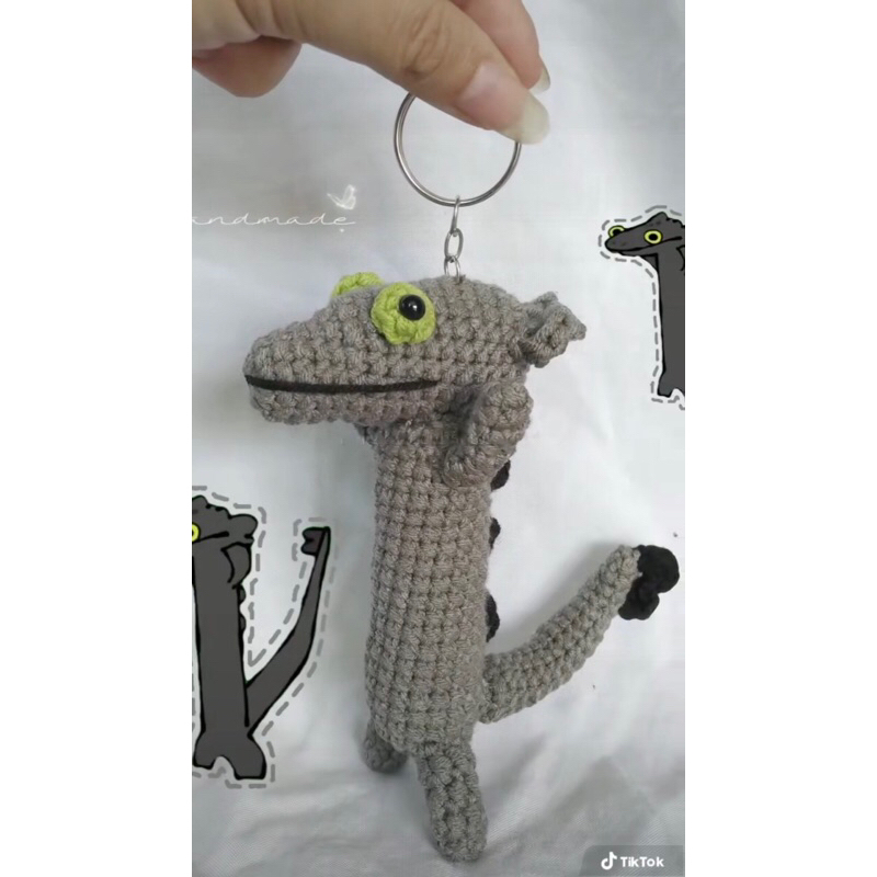moc-khoa-hinh-meme-gan-sun-handmade-len-de-thuong