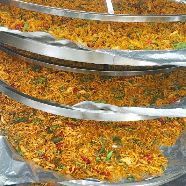 Khô Gà Lá Chanh 500gram - Nguyên liệu trộn bánh tráng.