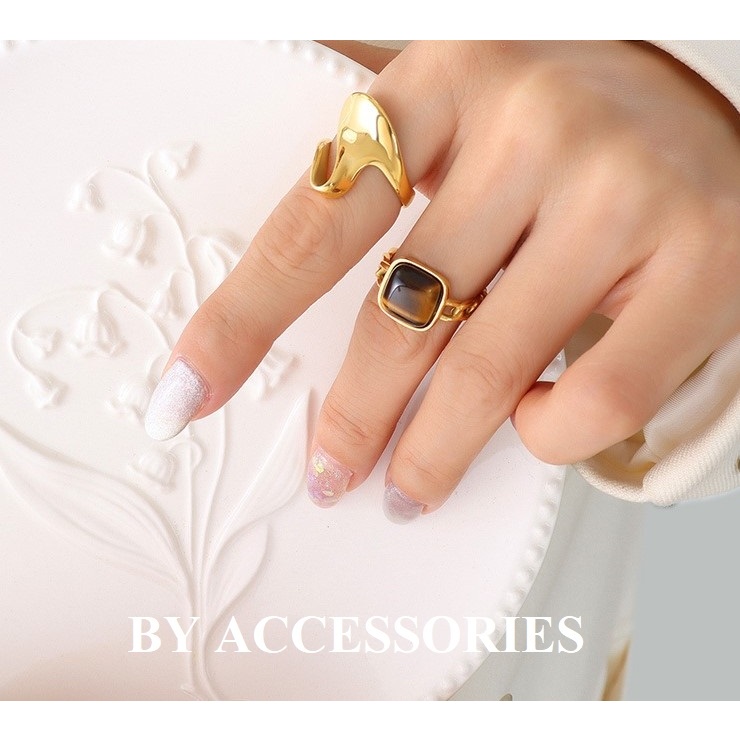 Nhẫn nữ titan kiểu xoắn lật to bản không gỉ WR2411 BY ACCESSORIES