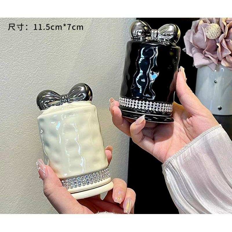 Hộp đựng bông, đựng tăm chất liệu gốm sứ phong cách sang trọng
