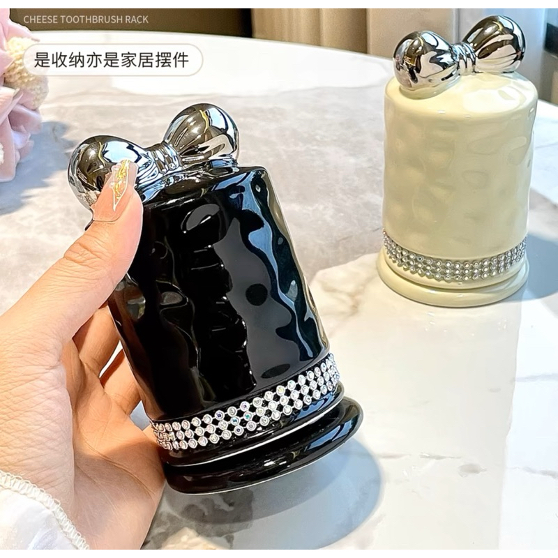 Hộp đựng bông, đựng tăm chất liệu gốm sứ phong cách sang trọng