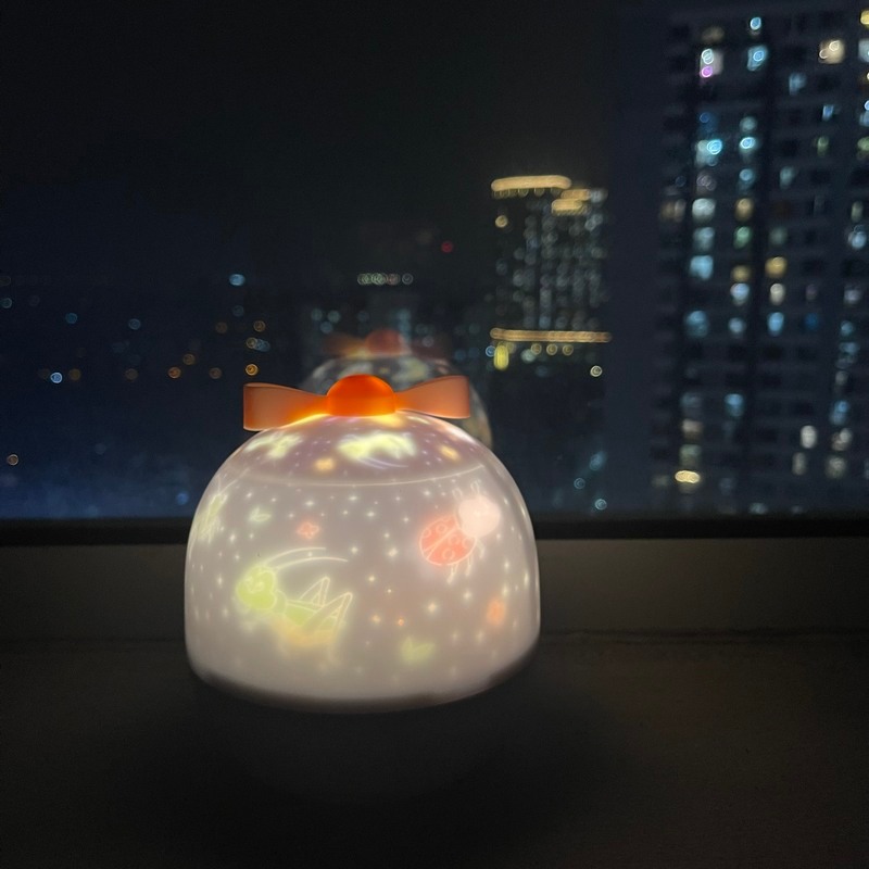 Ảnh Đèn ngủ chiếu sao Saby hình xứ sở côn trùng phát nhạc loa bluetooth đèn chiếu trần 3D,pin sạc 2