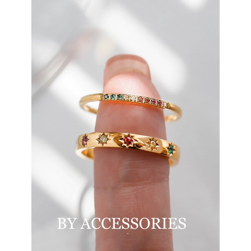 Nhẫn nữ titan khắc chìm hình ngôi sao đính đá cầu vồng mạ vàng 18K không gỉ