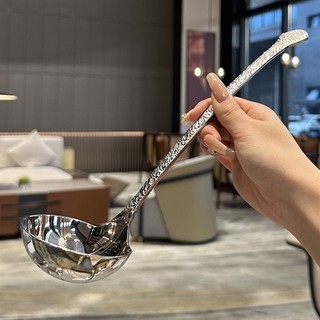 Muôi inox vân cán dài [347], inox 316 đúc đặc dày đẹp, dùng trong nồi canh sâu lòng