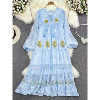 Đầm baby doll hoa thêu dài tay