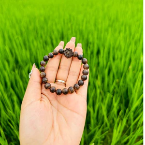 Vòng tay trầm hương sánh chìm nữ 8 ly 21 hạt mix charm, thanh lịch,bình an, tài lộc.