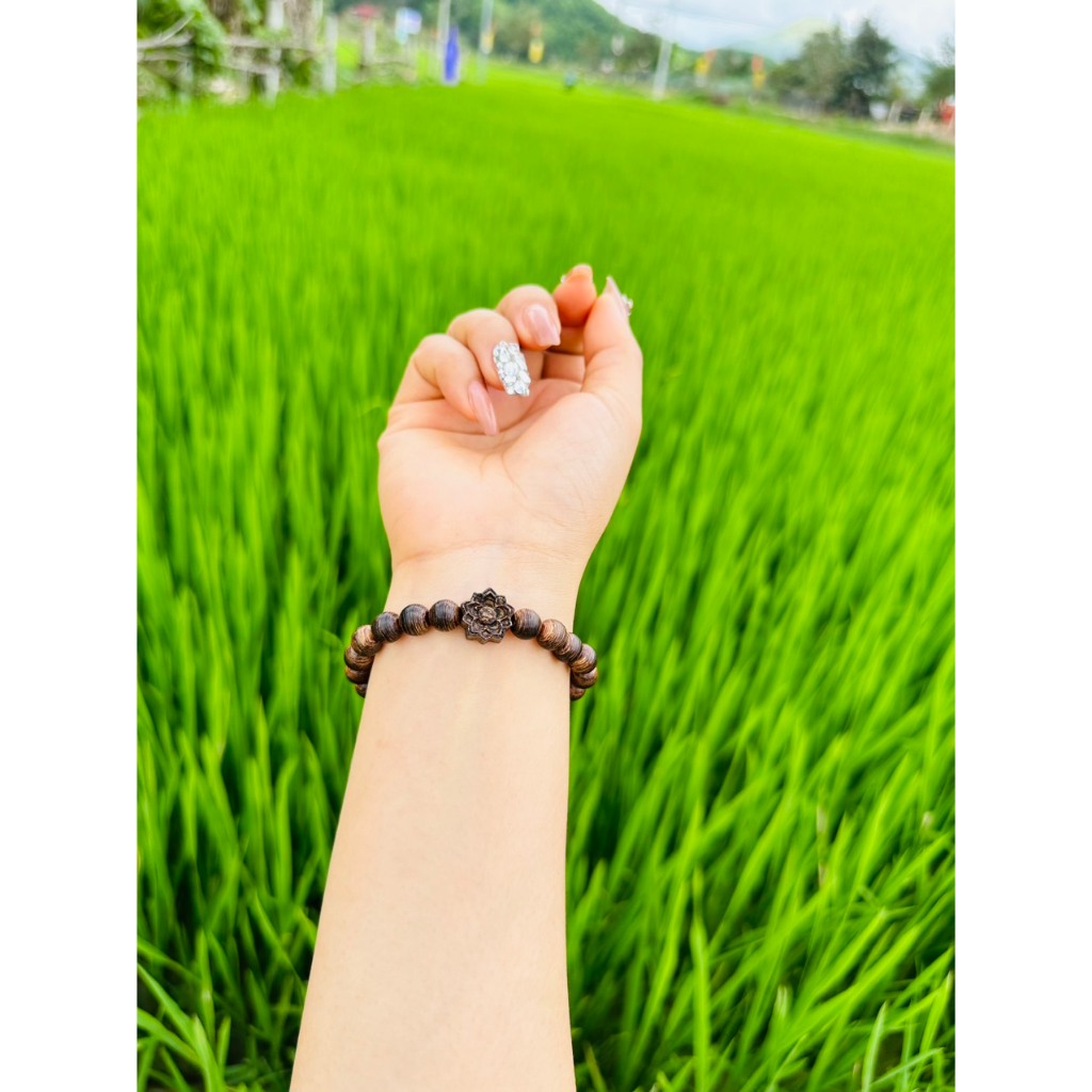 Vòng tay trầm hương sánh chìm nữ 8 ly 21 hạt mix charm, thanh lịch,bình an, tài lộc.