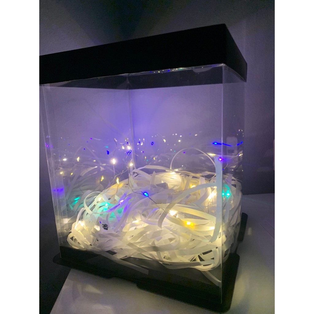 Hộp quà có đèn Led dễ thương kèm rơm và ruy băng
