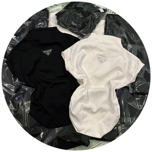 Áo thun croptop chất bozip gắn tag tam giác pra