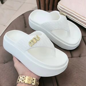 Dép kẹp nữ, xỏ ngón, đế cao, đúc nguyên khối 6 phân đế dày chất liệu EVA mềm nhẹ êm chân D7705