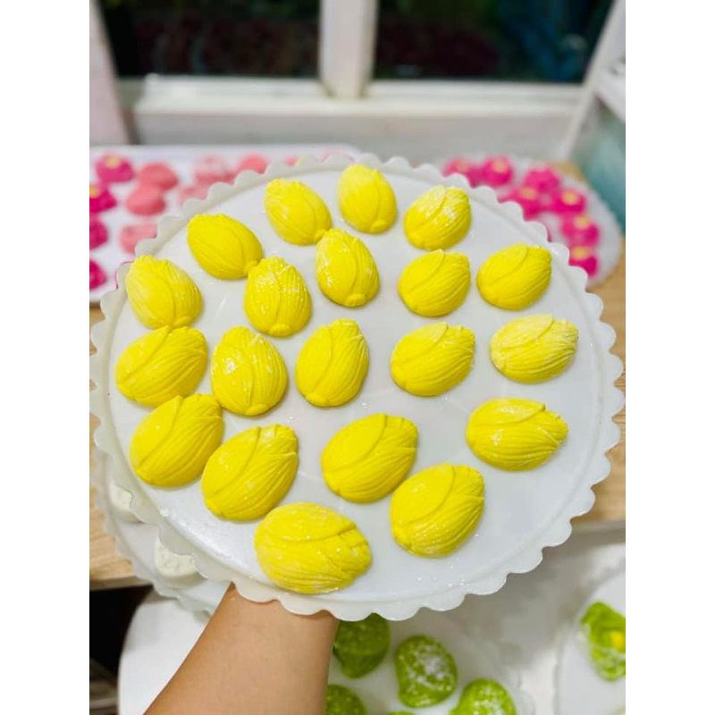 Set 4 khuôn silicon sen trôi nước.
