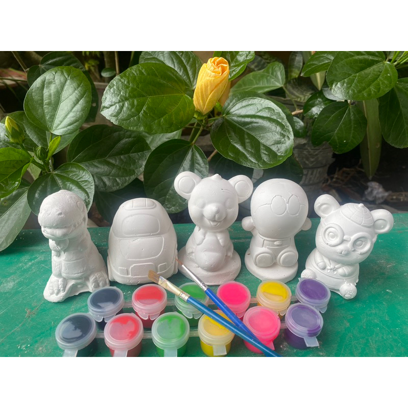 sét tượng 5 con  be trai 12cm giá  39k tặng 2 dây màu 2 cọ