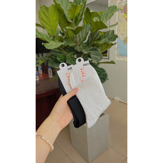 Vớ Tất Nữ Cổ Trung Gân Trơn Basic T&T SOCKS Màu Đen Trắng Thoáng Khí Mềm Mại Khử Mùi Hôi Thấm Hút - TD420