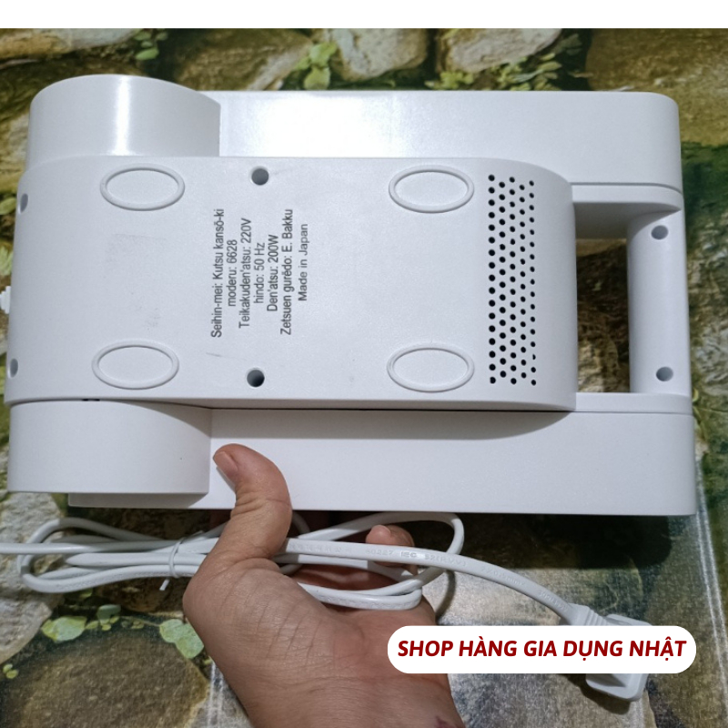 Máy Sấy Giày Siêu Tốc Panasonic Kết Hợp Diệt Khuẩn Bằng Oxy Và Khử Mùi Hiệu Quả SP05