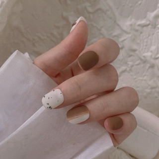 NANTY Nailbox thiết kế móng ngắn nâu trắng vẽ đơn giản M106