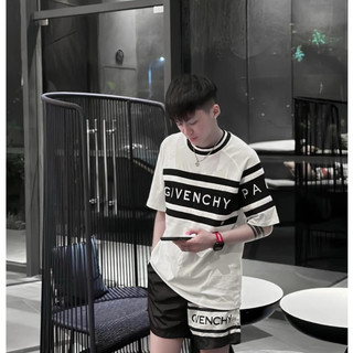 Bộ Đồ Nam Cộc Tay Mặc Hè In GIVENCHI Phối Hai Màu Đen Trắng . Bộ Thể Thao Cho Các Boy Phố Mặc Đi Chơi Đi Chơi Hot 2024