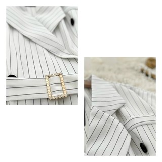 Jumsuit cổ vest kèm belt 1 màu kẻ trắng A1684