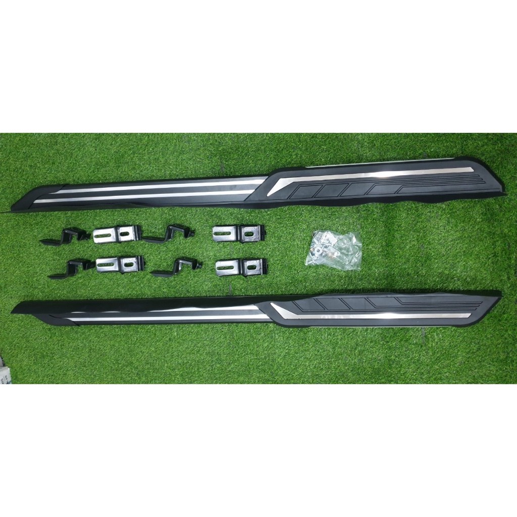 Bậc Lên Xuống Toyota Raize 2021-2023, bệ dẫm chân mẫu thể thao viền inox