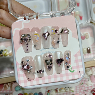 Nailbox thiết kế đính đá cô dâu đi tiệc form thang vừa được đổi form