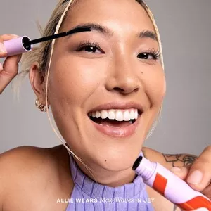Mascara Tower 28 MakeWaves Vegan, màu Đen JET | Mascara dài và tạo độ dày mi | Không vón cục, không bong tróc | Nhẹ nhàn