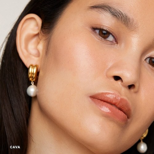 Kem bắt sáng dạng thỏi MERIT Day Glow Dewy Highlighting Balm Cava Cosmetic Mỹ Phẩm