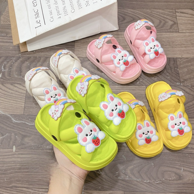 Dép bánh mì quai chéo hình thỏ dâu siêu dễ thương và rất nhẹ cho bé gái