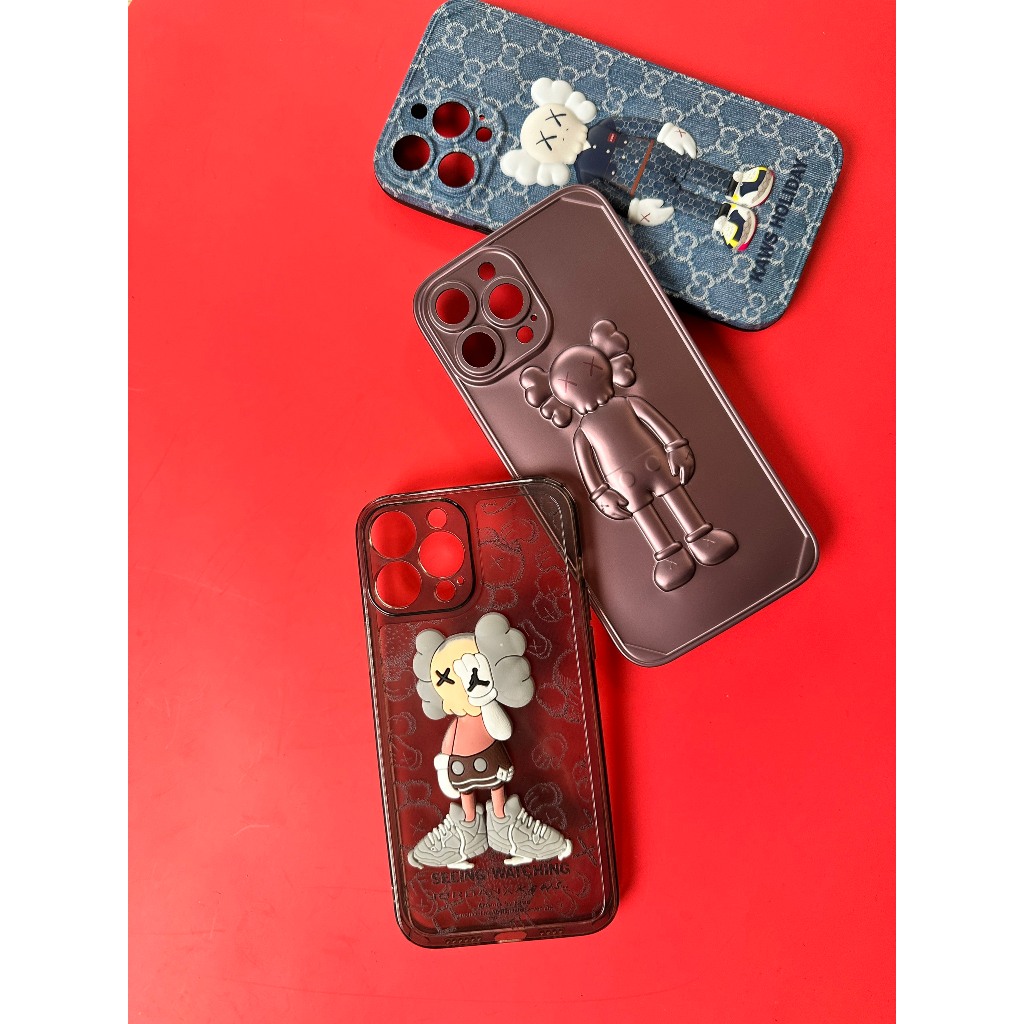ốp iphone gấu Kaws hình nổi