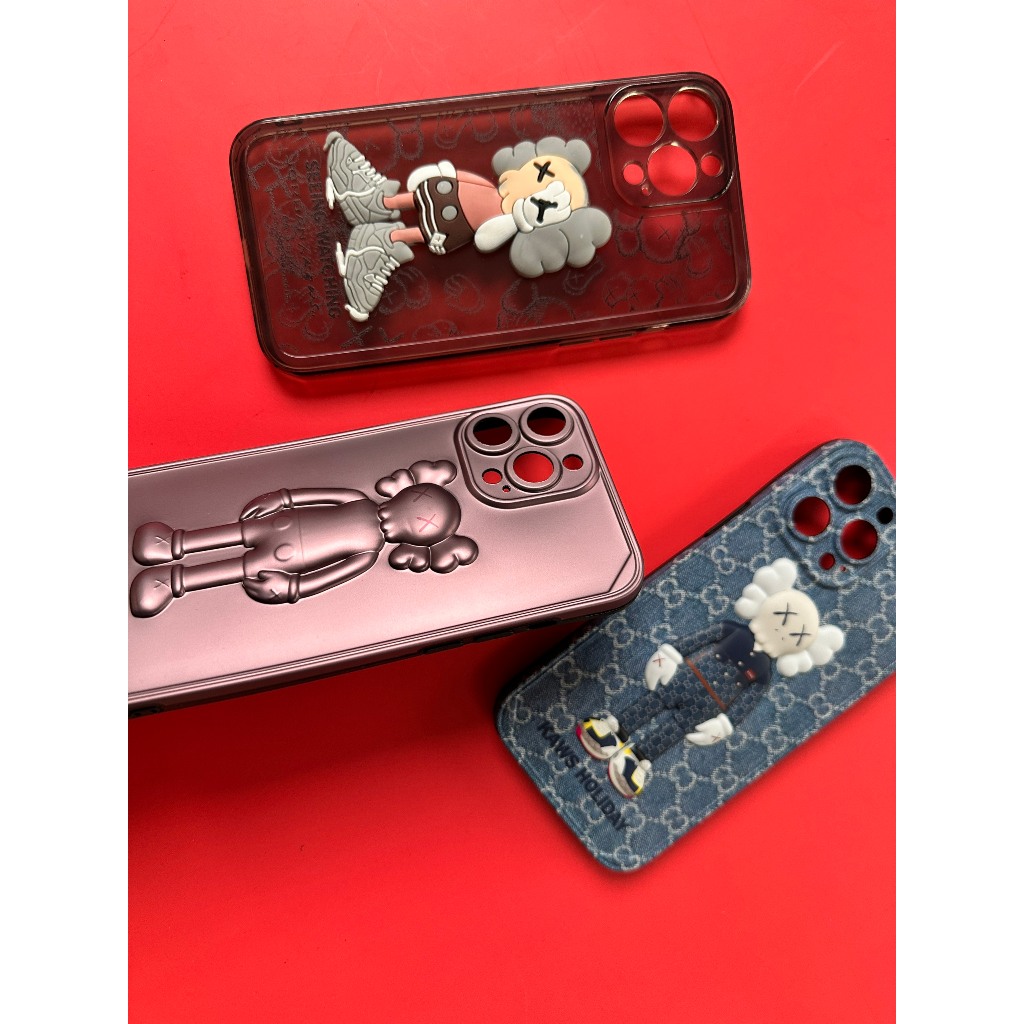 ốp iphone gấu Kaws hình nổi