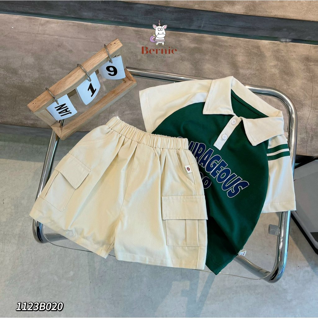 Bộ polo bé trai in hoạ tiết 1990 phối quần kaki túi hộp, set thun cộc tay cổ đức cá tính cho bé