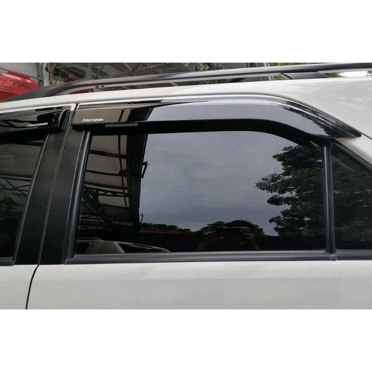 Vè che mưa xe TOYOTA FORTUNER 2010 - 2023, Chất liệu NHỰA ĐEN ABS Thái Lan.