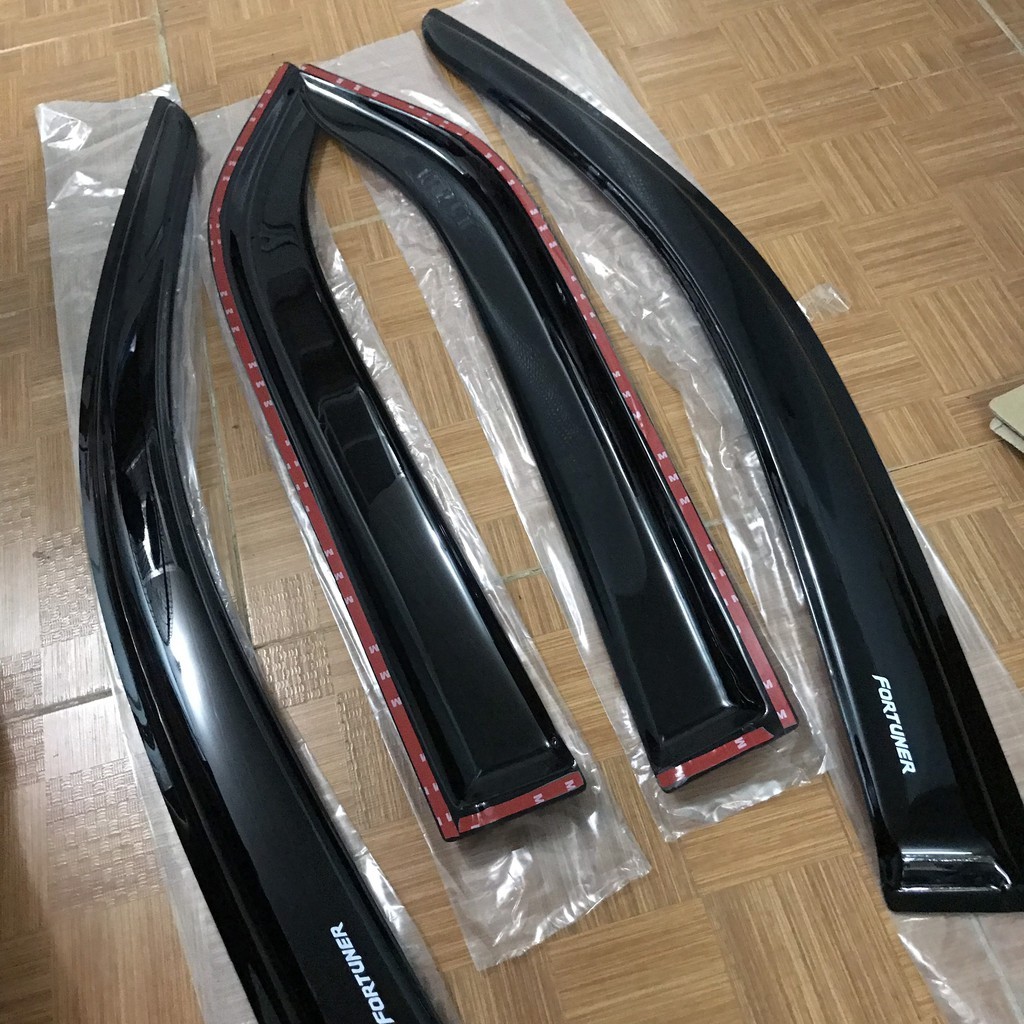 Vè che mưa xe TOYOTA FORTUNER 2010 - 2023, Chất liệu NHỰA ĐEN ABS Thái Lan.
