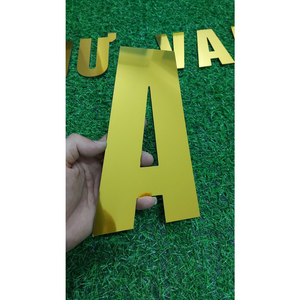 Chữ alu Vàng Gương cao 40cm dày 3mm dán tường, dán biển quảng cáo, dán biển số xe ô tô