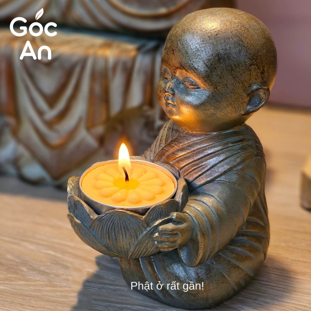 Tượng chú tiểu bê nến trang trí decor cùng tượng phật ( không kèm nến)- Tượng chú tiểu thiết kế giả cổ sắc nét tinh tế