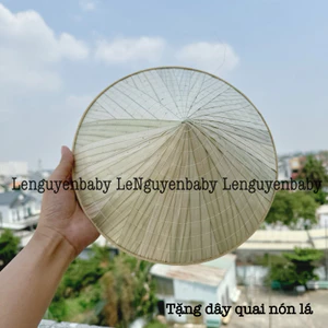 Nón lá cho bé yêu, mang đậm chất truyền thống người Việt Nam, kết hợp với áo dài và đồ bà ba