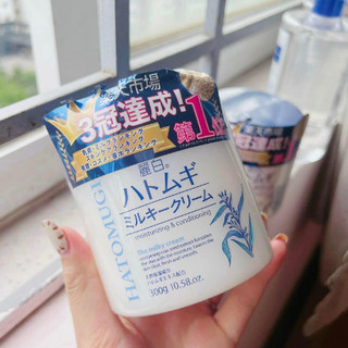 Kem Dưỡng Cấp Ẩm Sáng Da Ý Dĩ Milky Cream (300g)
