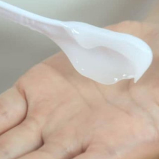 Kem Dưỡng Cấp Ẩm Sáng Da Ý Dĩ Milky Cream (300g)