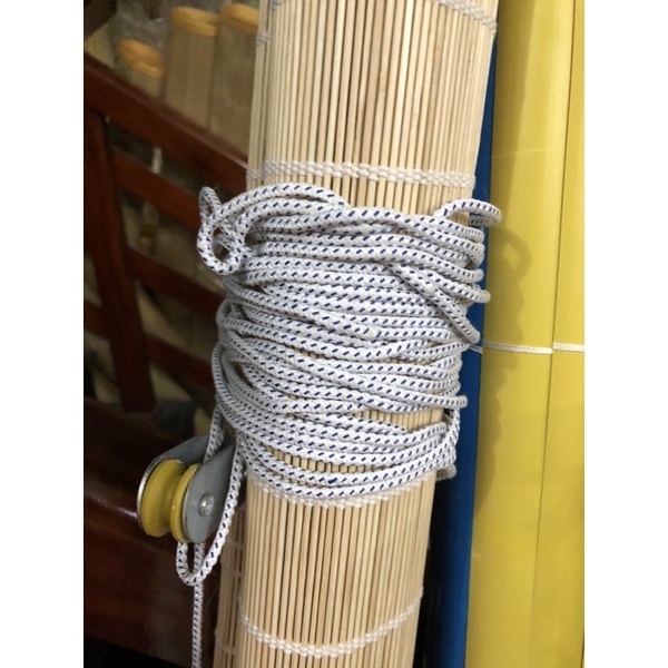Dây dù và ròng rọc buộc Mành rèm tre, bạt dù che nắng. Ròng rọc sắt kéo ...