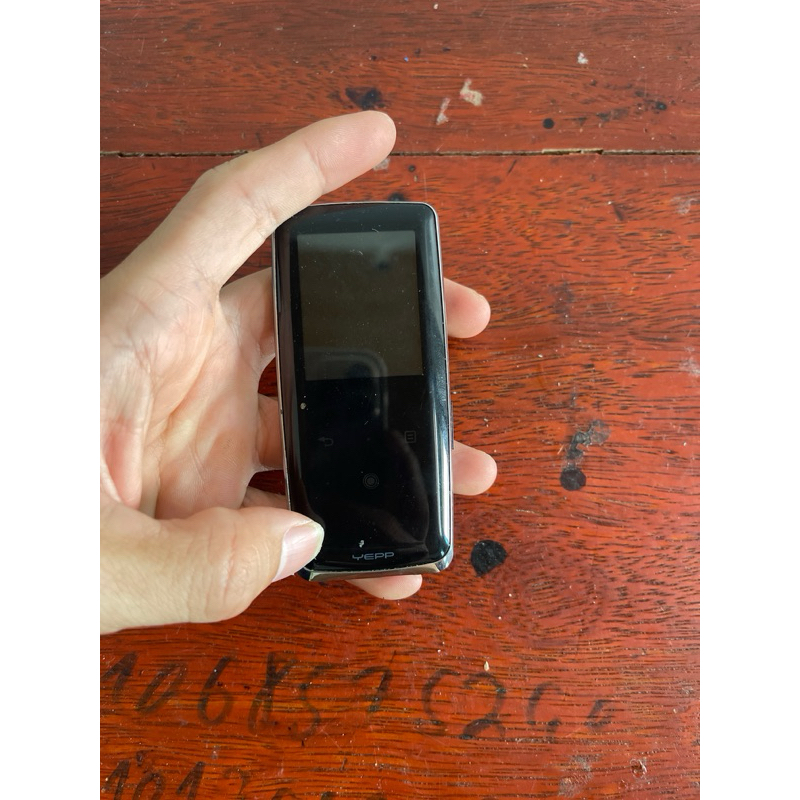 máy nghe nhạc Working Samsung YPS3 4GB MP3 MP4 Digital Portable Media