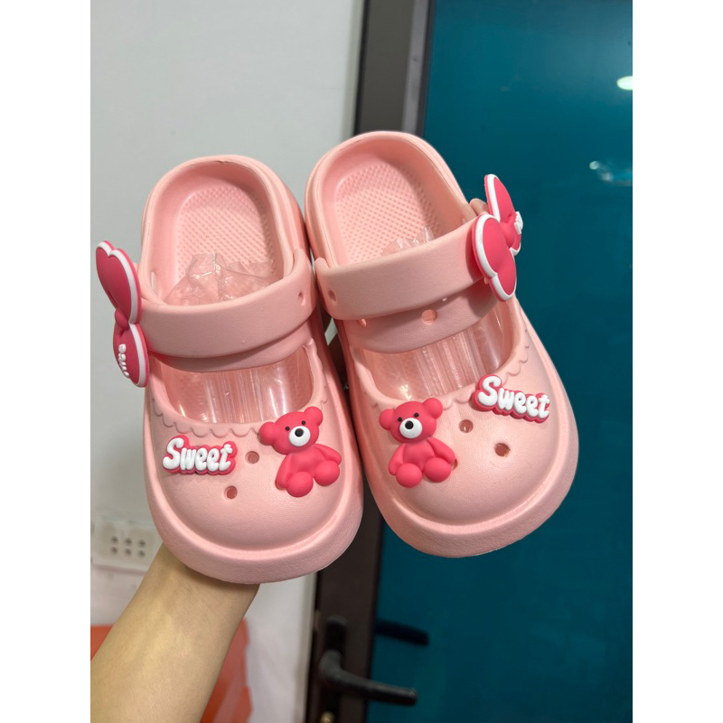 sục cross dép cho bé gái xinh xắn siêu nhẹ chống trơn trượt QCCC từ 2 tuổi nơ gấu hồng, trắng 1017