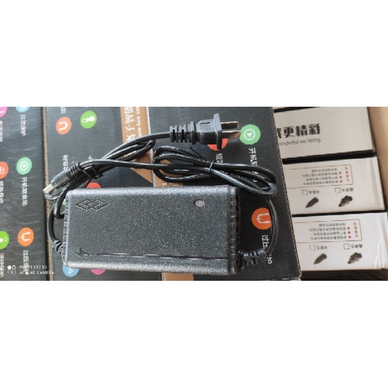 Sạc pin 21V3A pin máy khoan, cắt ( 5S 18v - 21v) có quạt tản nhiệt ...