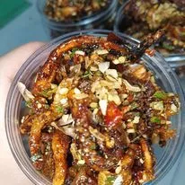 Râu Mực Lá Lớn Rim Tỏi Ớt Vị Biển Ăn Kèm Với Cơm Nóng Hủ 200gr