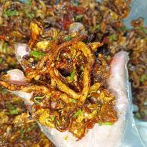 Râu Mực Lá Lớn Rim Tỏi Ớt Vị Biển Ăn Kèm Với Cơm Nóng Hủ 200gr