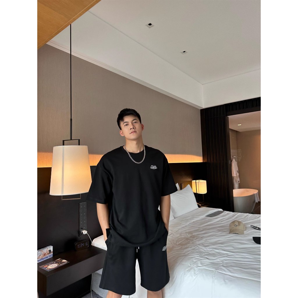 Bộ Thể Thao Nam Phối Logo Nhỏ Năng Động Cá Tính Chất Liệu Vải Cotton Khô Mềm Mịn Thoáng Mát Thấm Mồ Hôi