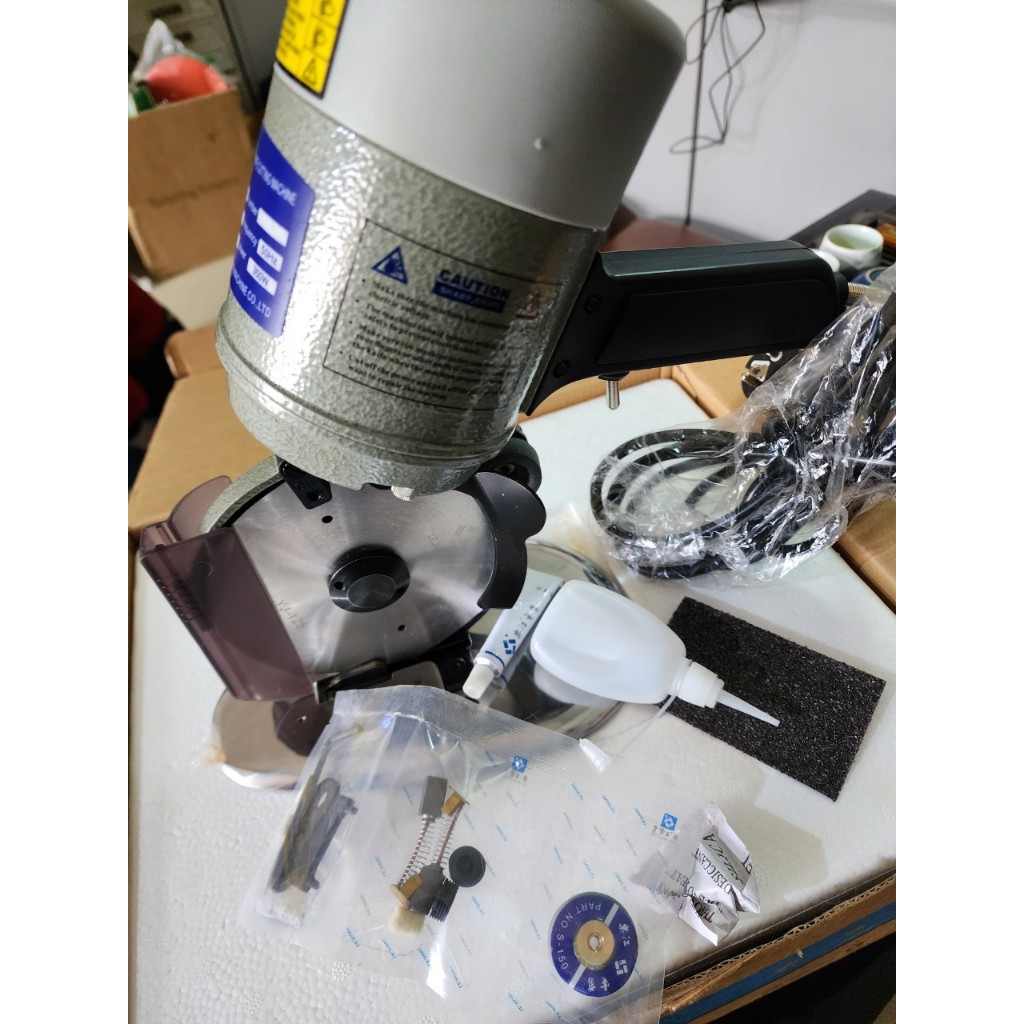 Máy Cắt Vải Cầm Tay Lejiang YJ-110A YJ-125A – Tặng Kèm Lưỡi Dao Thay Thế