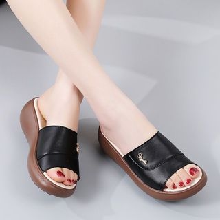 Dép đế mềm mùa hè đi êm chân, chống trơn trượt dành cho mẹ trung niên 40-50 tuổi