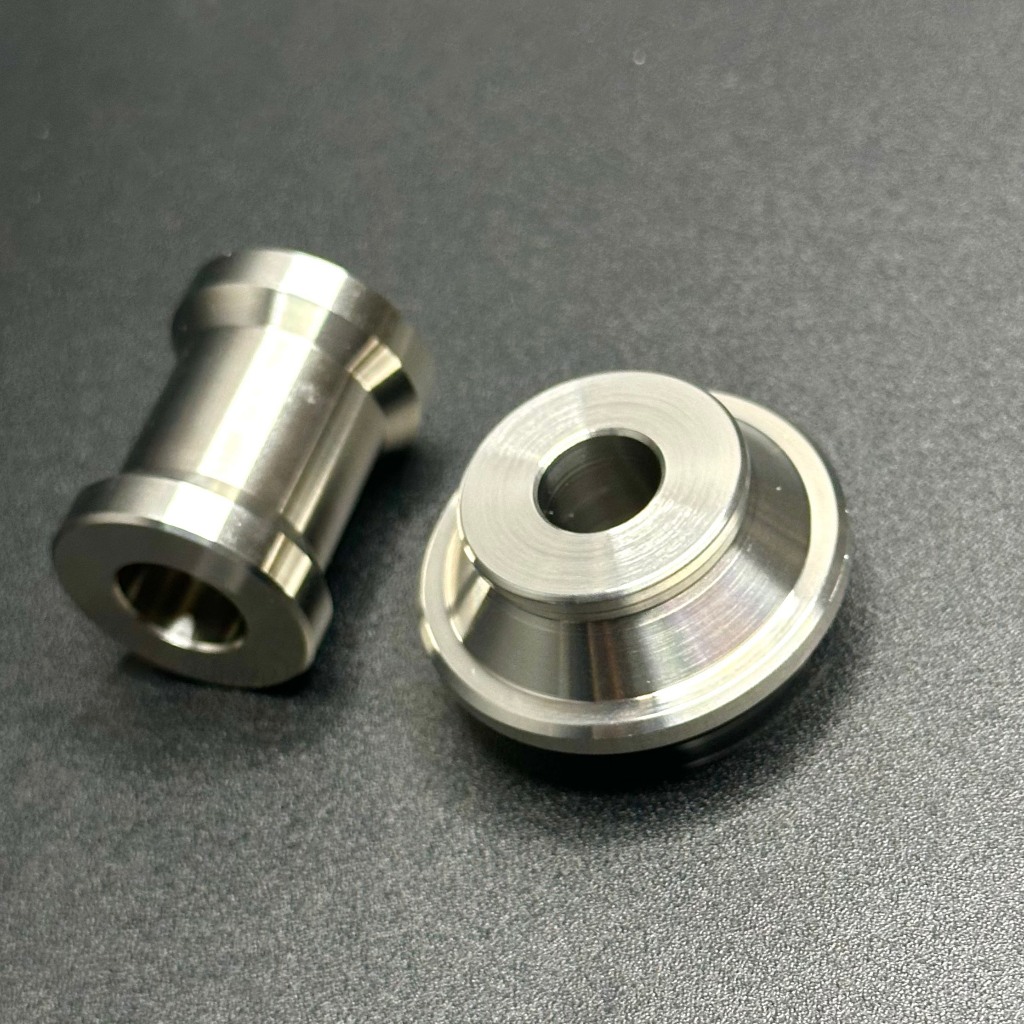 Canh bánh trước Sirius thương hiệu TPS inox 304, sài lại phốt zin giúp tạo điểm nhấn cho xe máy